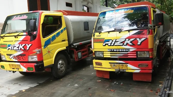 Pengiriman air bersih Usaha Rizki